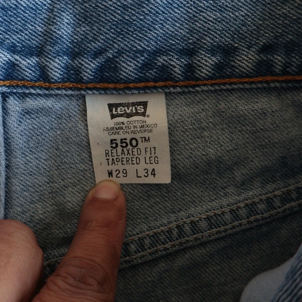 Vintage Levis 550 Relaxed Fit Tapered Leg Jeans Light Wash 29x34 Fits 27x33
